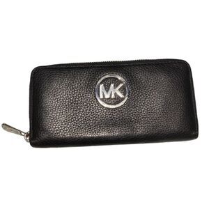 Michael Kors Logo Pebbled Leather Black Wallet w/ zipper closure